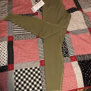 Lululemon Wunder Under leggings Size 12